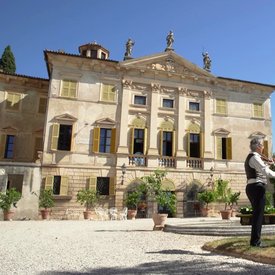 Delighting Daphne - Villa Fraccaroli